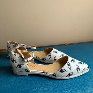 👁 eye print pointed toe ankle strap flats 👁